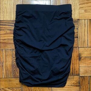 Guess black tight stretchy skirt size: S
